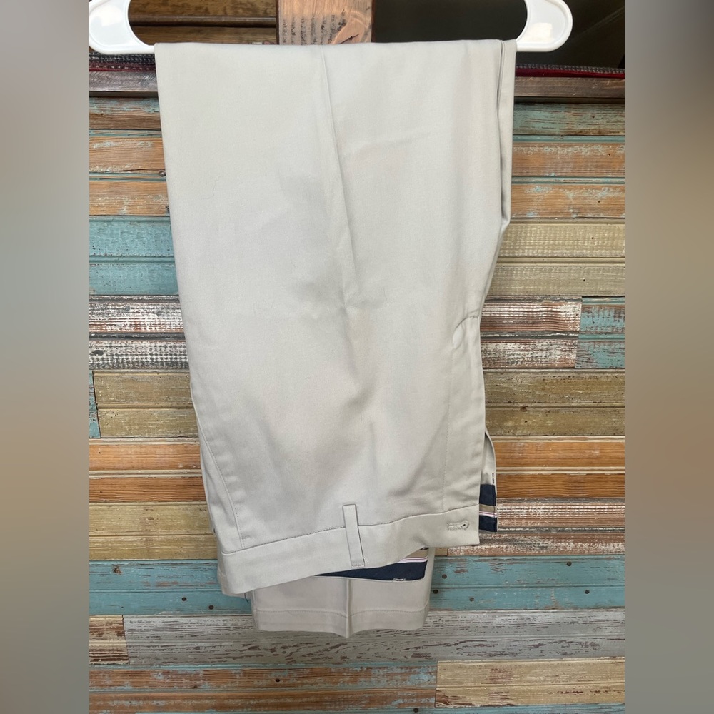 Men’s dress pants, size 38/32, khaki